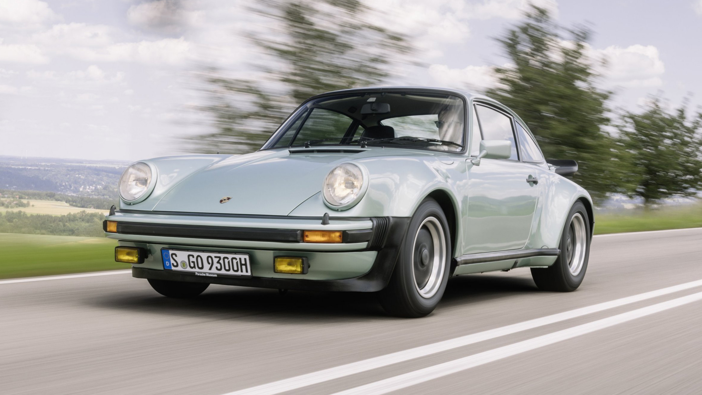 Porsche 930 Turbo Driving, Engines & Performance | Top Gear